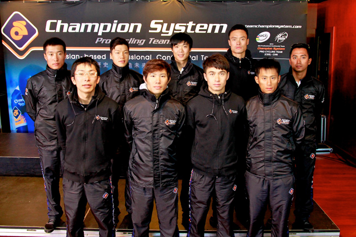 04-CS車隊中的10位亞洲車手(中國車手姜坤未在圖示)，CS車隊今年共有來自14國共22位車手加入。