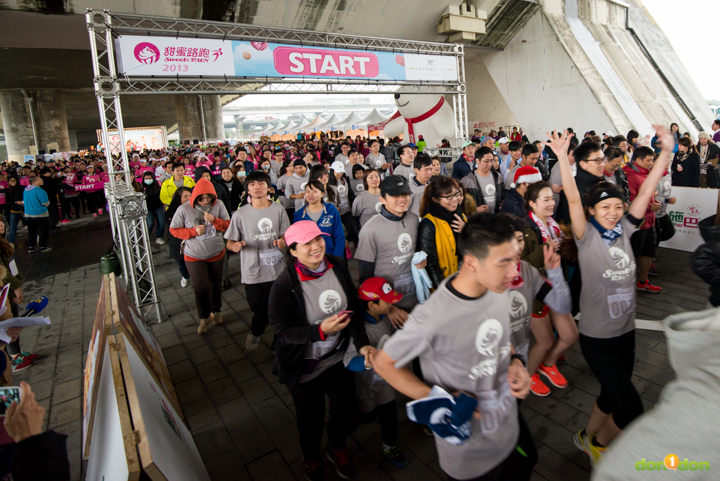 08-20121221Don1Donsweetsrun0401