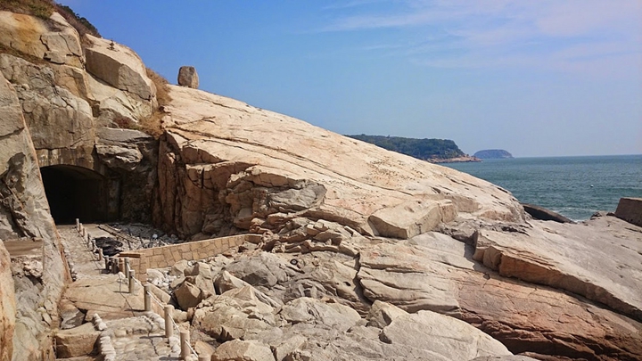 15626542190_a0a1e18b6d_b