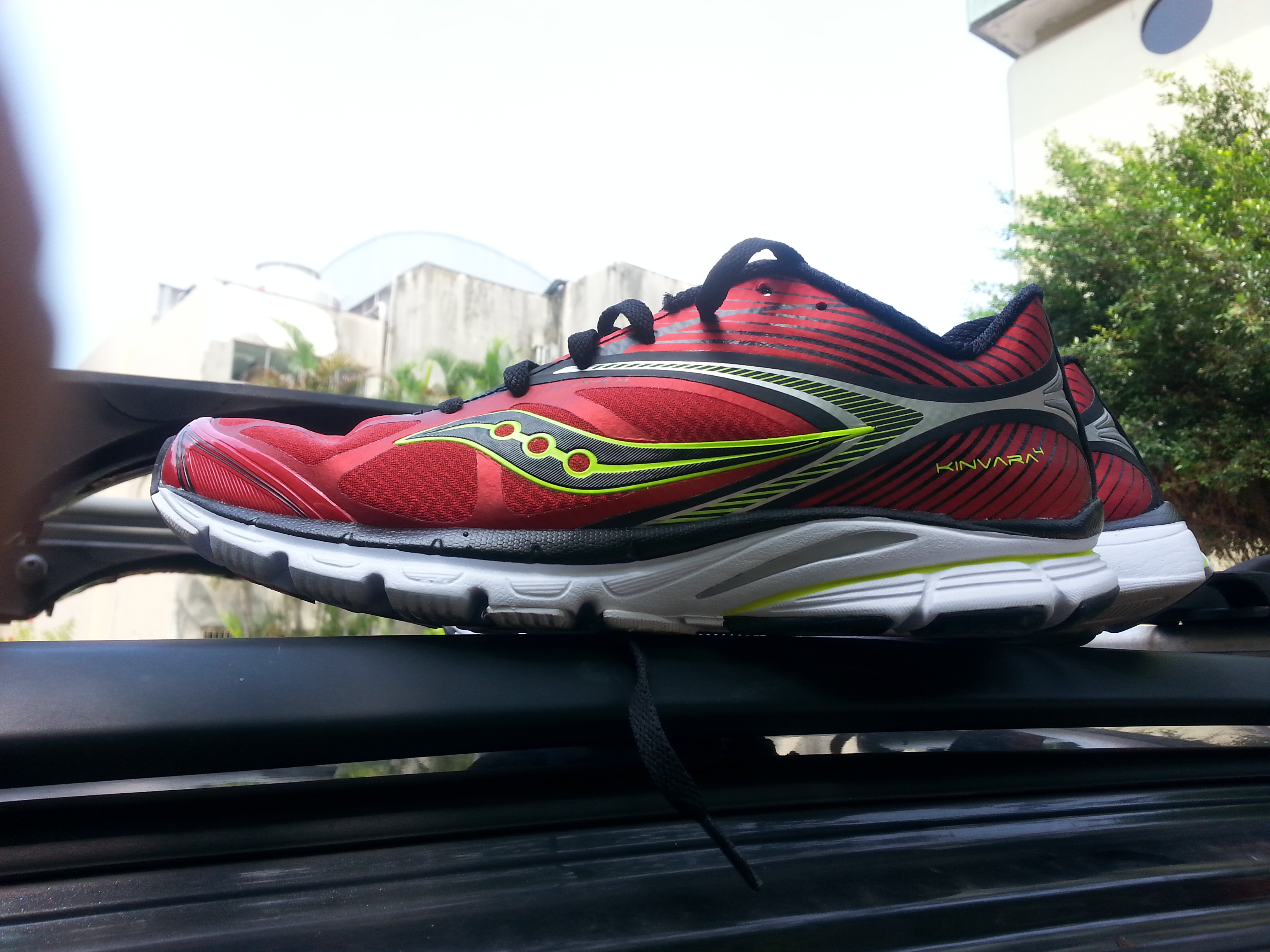 saucony kids kinvara 4