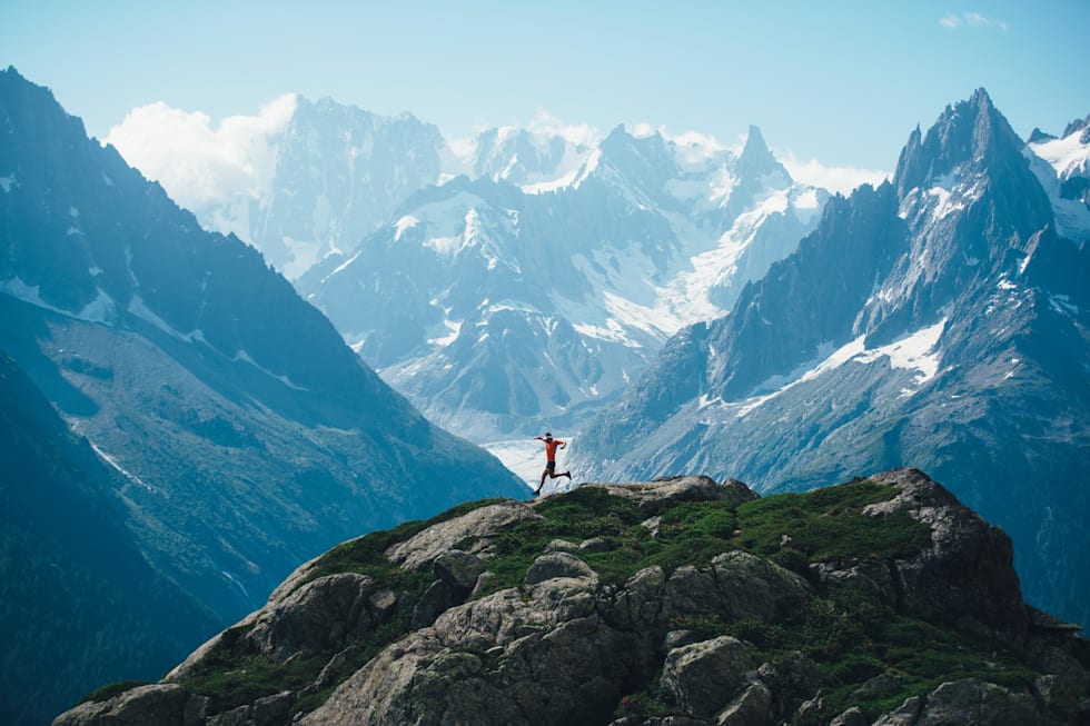 Ryan Sandes runs in the mountains of Chamonix © Kelvin Trautman/Red Bull Content Pool