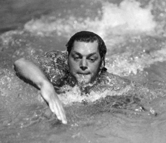 傳說中天下無敵的泰山式泳姿