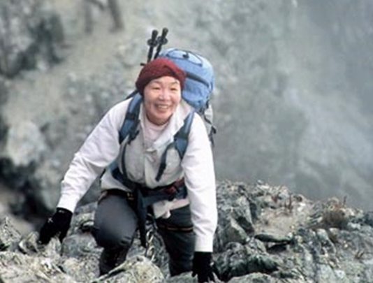 一周年告別,第一個登上珠峰的家庭主婦