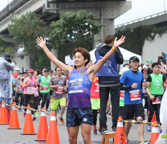 2018渣打馬拉松第三名,跑步教練沖和彥樂於分享