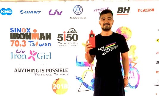 支架上的鋼鐵戰士-簡子祥以單腳拚三鐵