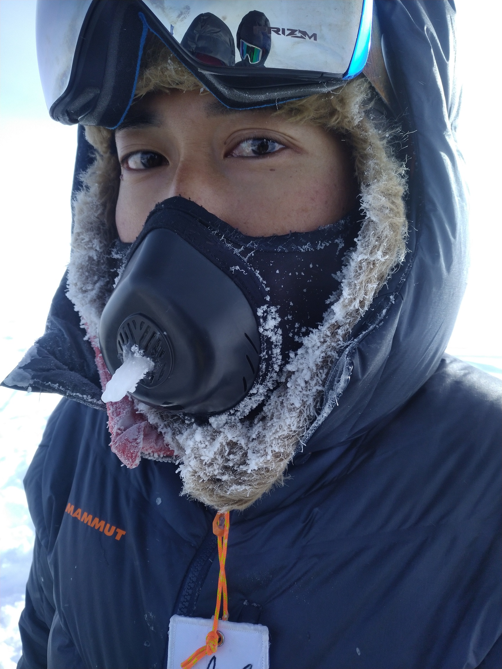 零下32度的低溫中，陳彥博冒風霜前進