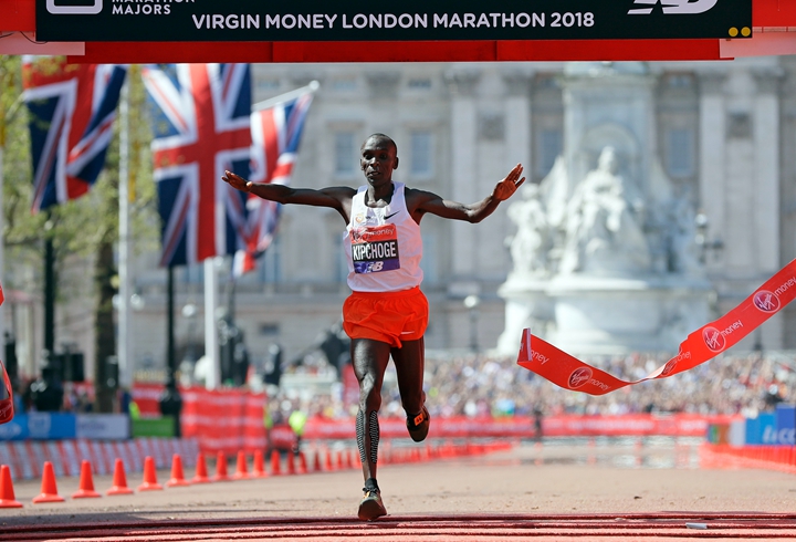 Eliud Kipchoge在2018倫敦馬拉松奪下冠軍，隨後又在柏林馬奪魁。