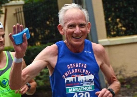 世界最快的70歲馬拉松跑者 Gene Dykes的破三故事 世界最快的70歲馬拉松跑者Gene Dykes人老心不老,突破馬拉松極限。