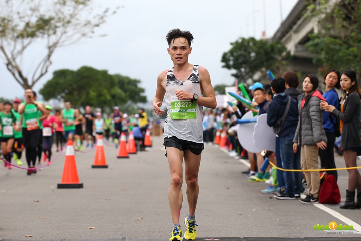 何志宏 以02：41：39拿下國內總二的成績。