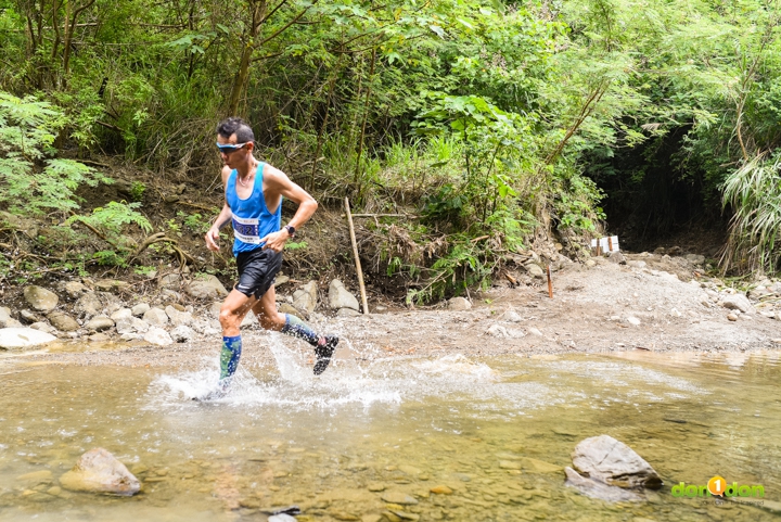 XTERRA Taiwan 越野跑賽段還會經過涉溪段。