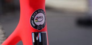 每台公路車和三鐵車都有「UCI認證」