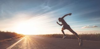 熱愛跑步的人十分勤奮，也樂於自我挑戰，所以談論起訓練、裝備或飲食方面所做的改進，通常都會分享有助於提高運動表現的自我發現。