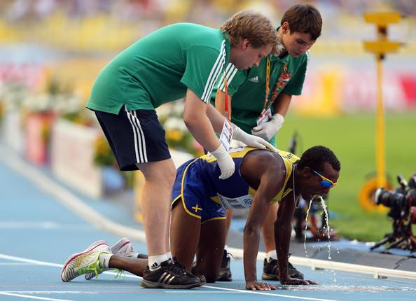瑞典選手 Mustafa Mohamed 於2013年莫斯科世界田徑錦標賽期間不適嘔吐 來源:IAAF