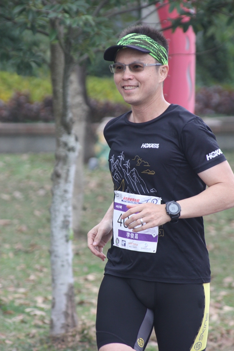 國內李俊昌，首次參與48小時超級馬拉松賽就獲得國內第一名佳績。