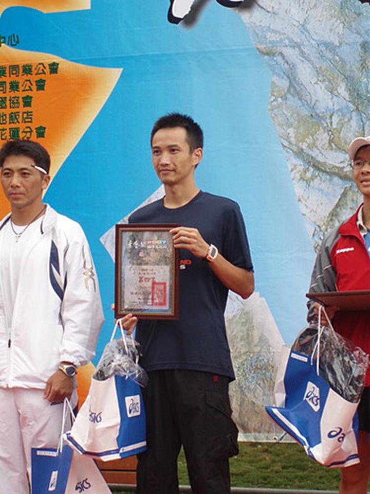 陳智湧在2007年太魯閣馬拉松初馬跑了3小時07分07秒