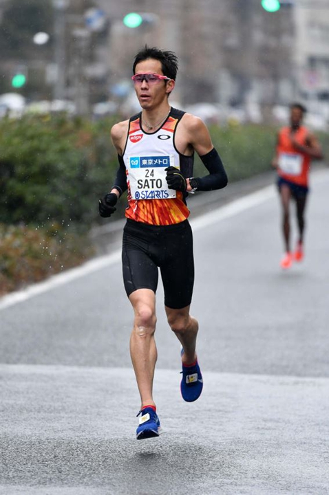 佐藤悠基領先了至少35KM之後，開始掉速。圖片來源：JAAF日本陸連