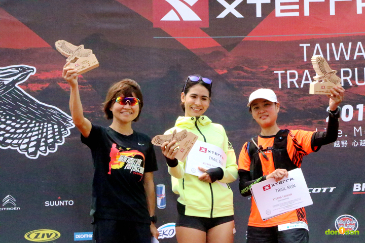 XTERRA越野跑26公里女子組前三名，雷里莎、楊喬筑、蔡孟珊