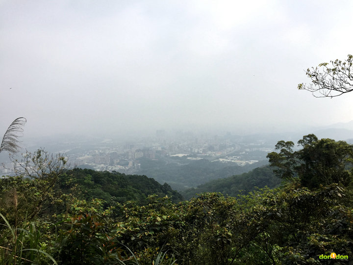 快樂來自於探索你的後花園，從探索居住地後頭的山林環境，會發現許多美好的事物與自然生態的魅力