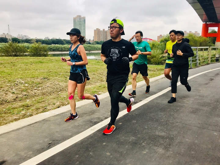 理解運動員與市民跑者的訓練門檻，並感受到市民跑者的努力