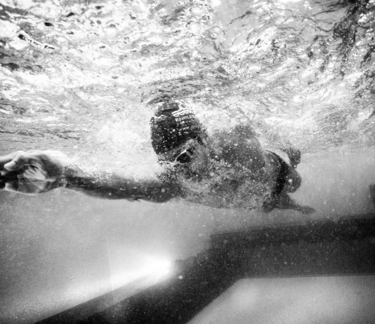 悠游最美麗海灣 邱繼彥帶大家泳渡澎湖灣