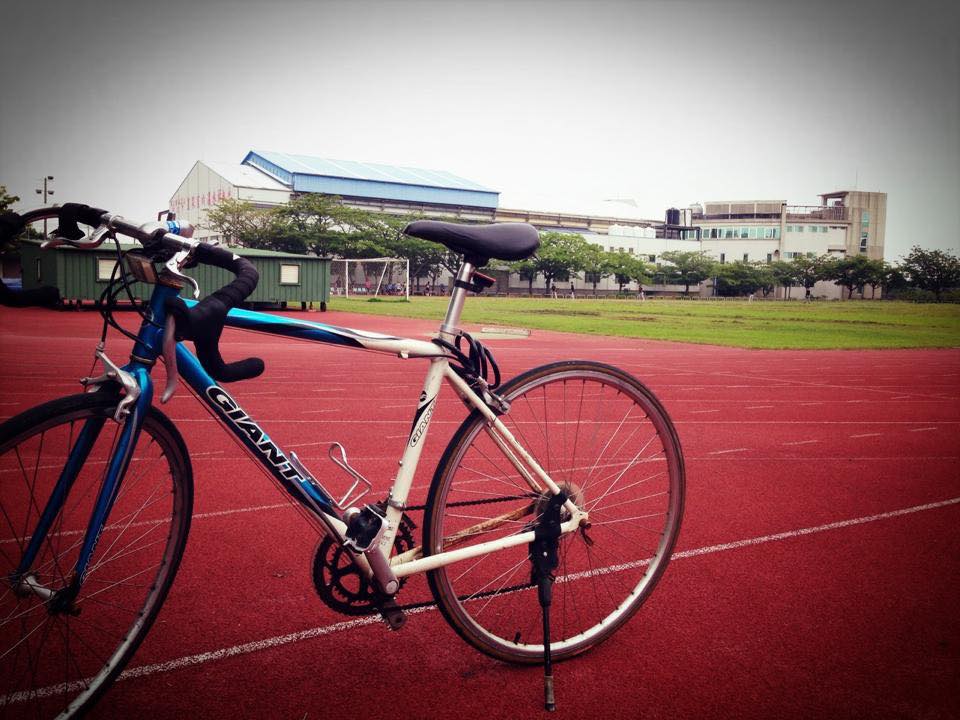 一台7千到8千元的腳踏車，除了是謝育宏的代步工具，也是他訓練單車的最佳夥伴。