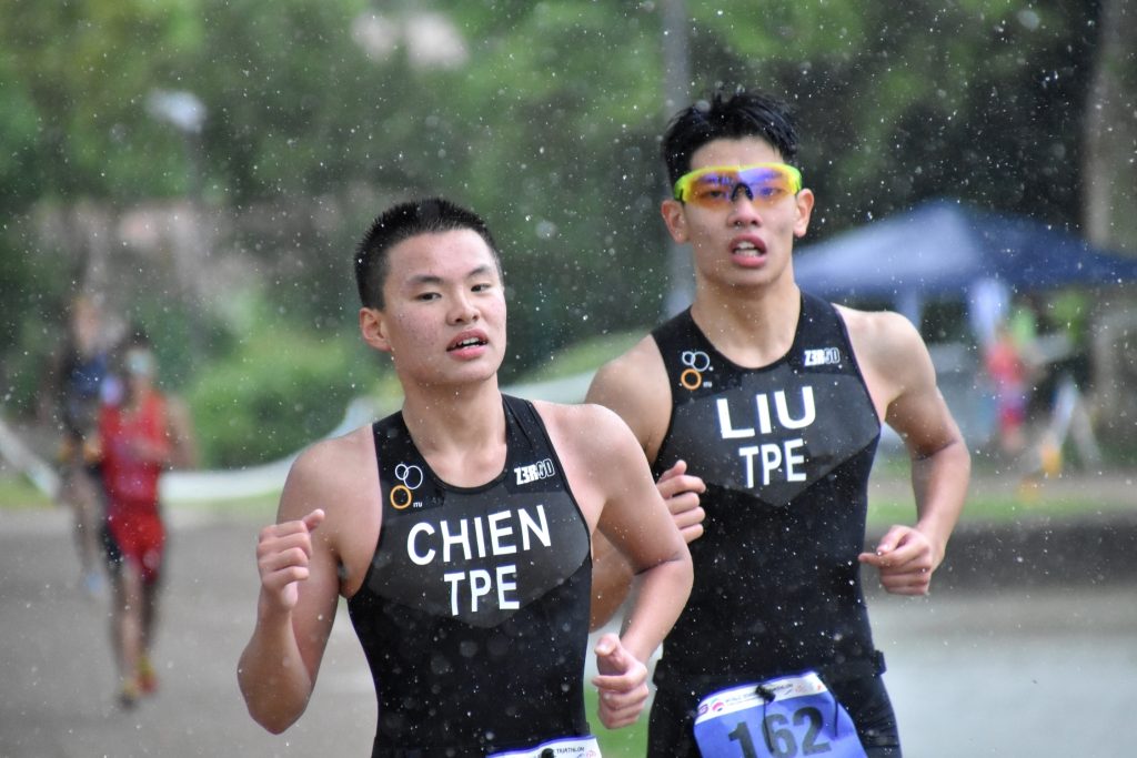 大雨之中的全力奔馳（圖片來源：高中體總）