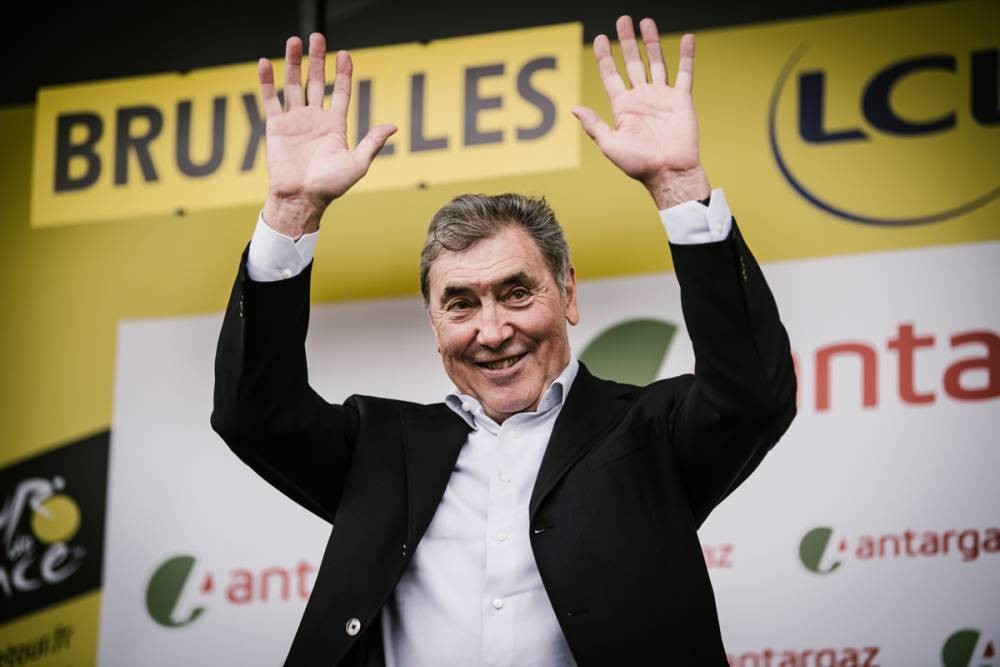Eddy Merckx 親臨現場參與開賽儀式（圖片來源：Tour de France Official Website）