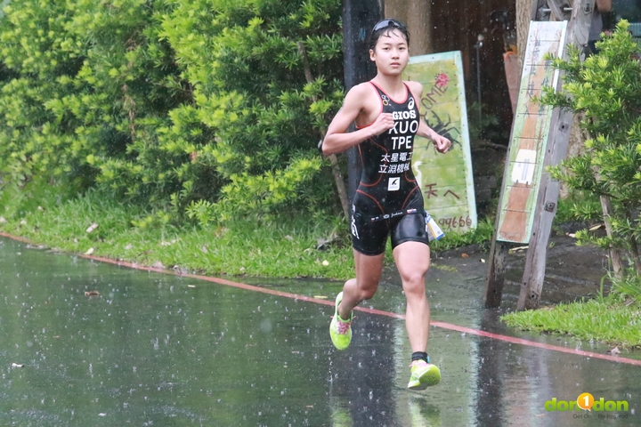 郭家齊拿下菁英女子組冠軍。