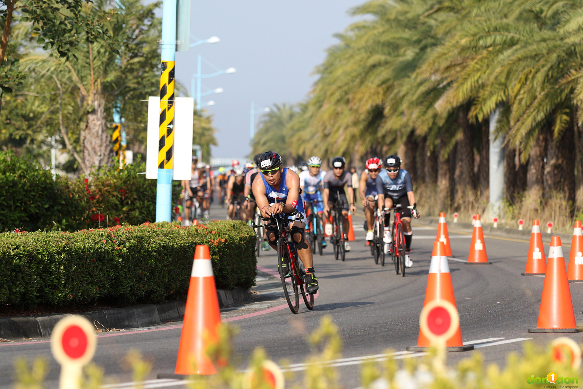 大鵬灣環灣道路平坦寬敞，適合自行車賽事