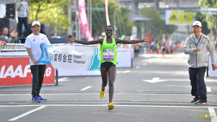 女子優勝 ANTONINA KWAMBAI