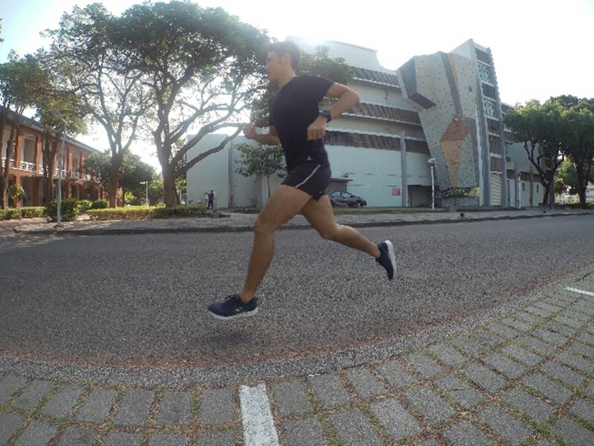 在柏油路上進行輕鬆跑  照片來源：友人拍攝