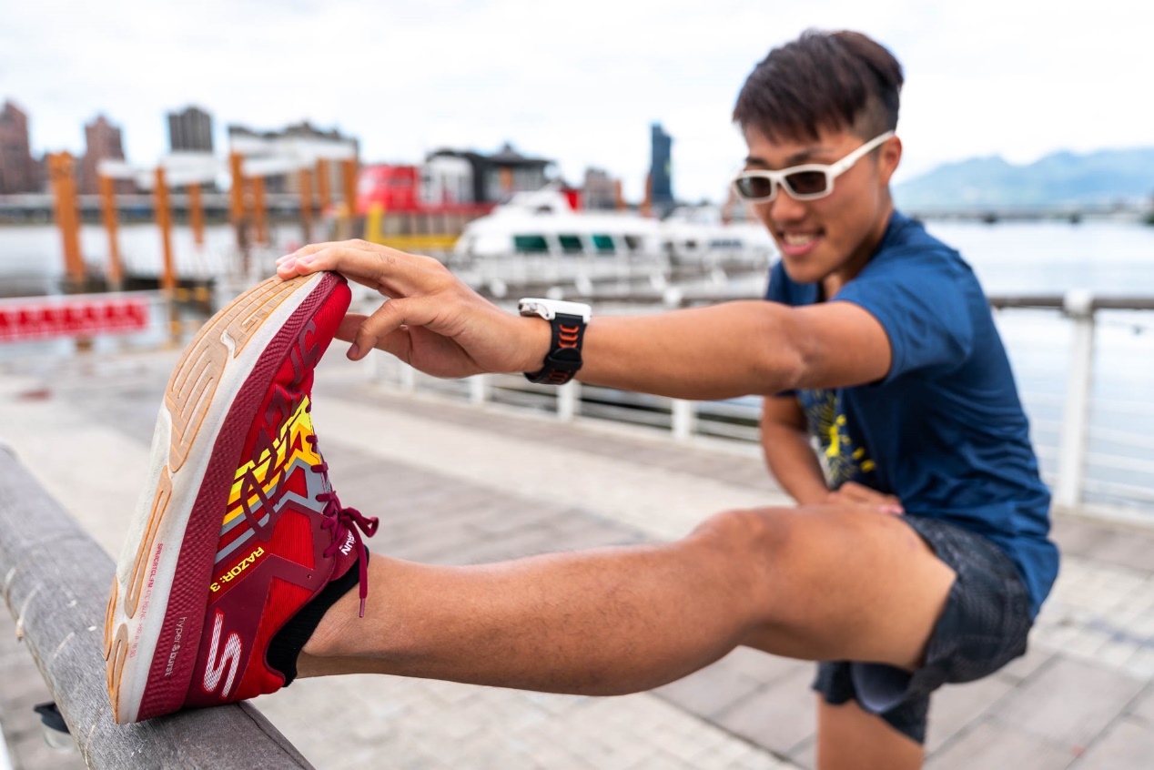 ▲SKECHERS GORUN RAZOR 3 HYPER搭載「Hyper Burst™」中底科技，兼顧競速與緩震優點，讓Ken對它大為改觀。