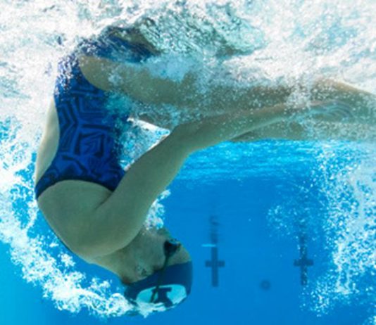 學會真的比較快 水中轉身三大技巧