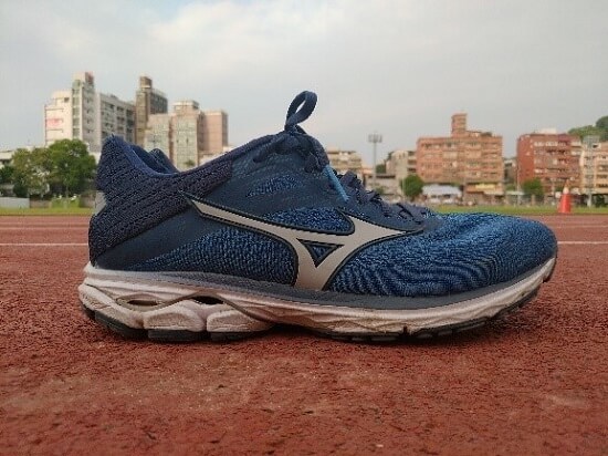 MIZUNO WAVE RIDER 23