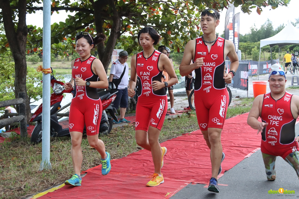 左起定向越野國手「吳思穎」、聽障羽球國家代表選手「范榮玉」、聽奧羽球選手「黃丞逸」、肢障游泳國家代表隊選手「張維捷」。