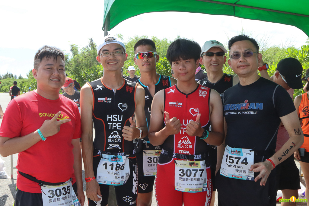 IRONAMN 70.3接力組路跑段的選手儘管起跑時氣溫高達31度，仍不減對完賽的決心。