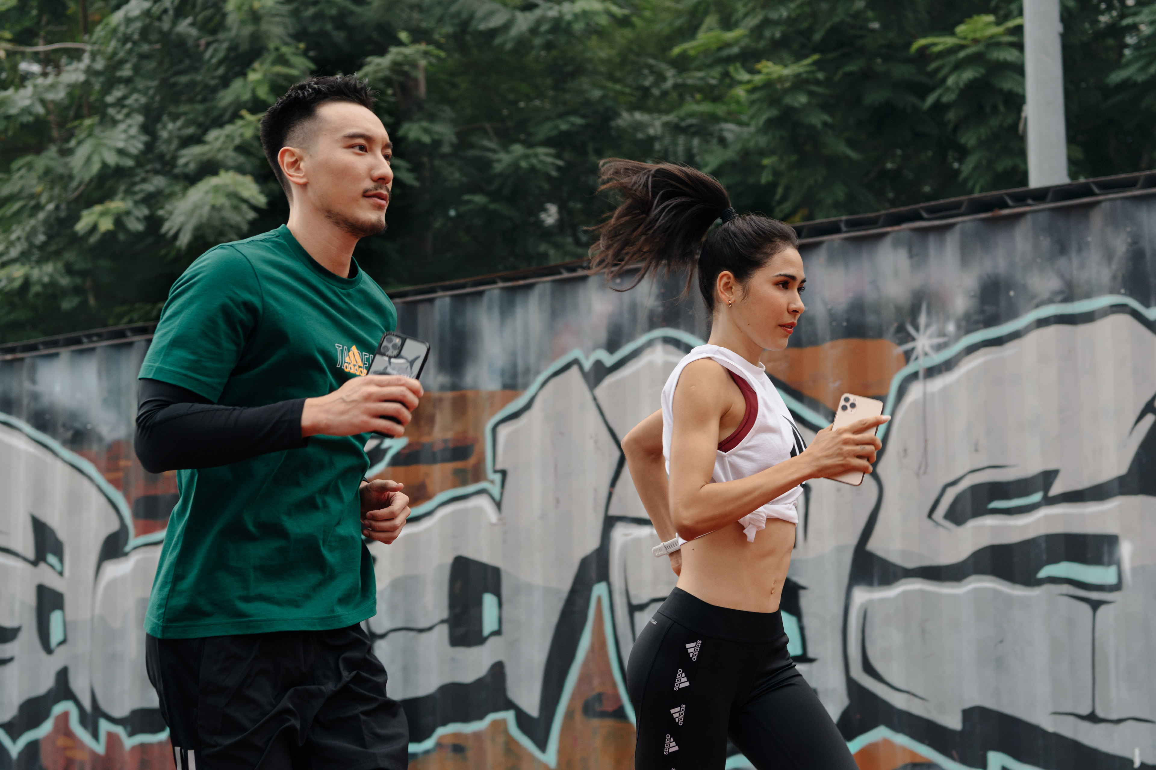 adidas 城市Online Run包含12條不同風格路線，更邀請熱愛運動的王陽明、雷理莎搶先試跑，號召全民一起跑翻台北