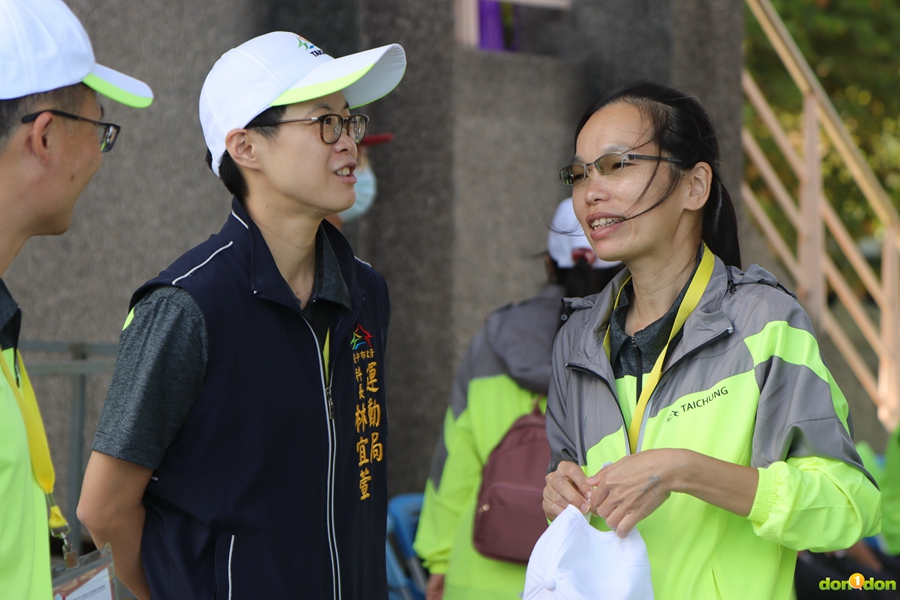 台中市政府運動局科長林宜萱也到場為台中代表選手們加油。