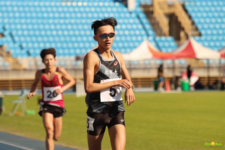 在一萬公尺奪下第四名成績的江彥綸，再次登場五千公尺賽奪下第二名成績。