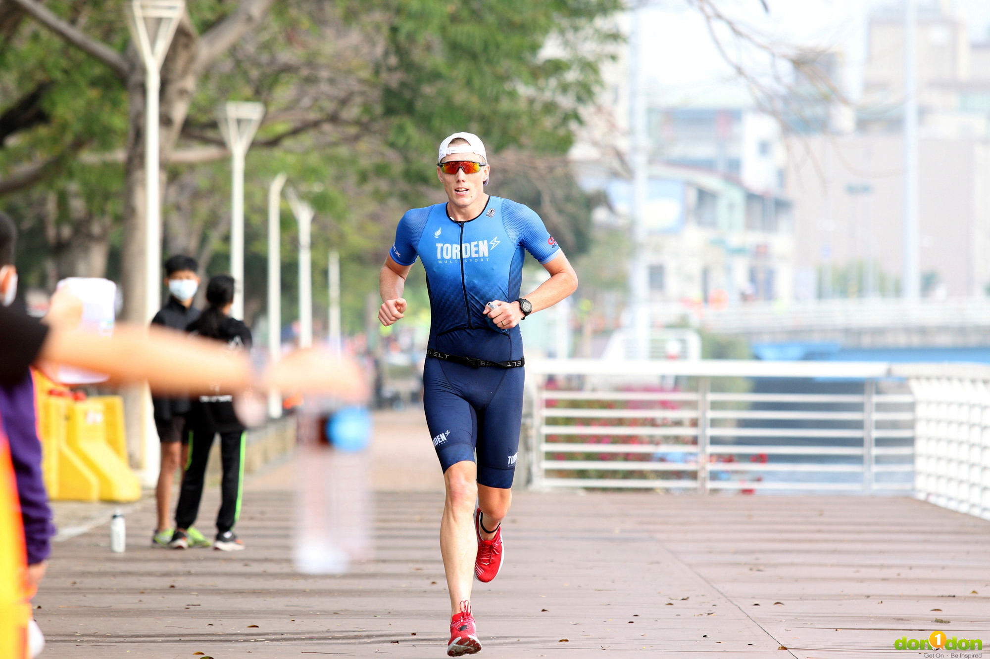 美國選手 Carson Chansten，首次在臺灣比鐵人三項賽，即奪下男子組第二名。