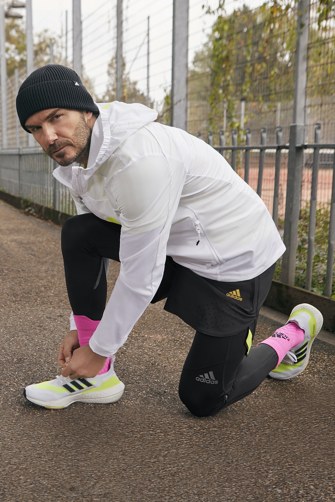 adidas於父親節前夕推出優惠活動，揪全台帥爸搶先選購運動裝備，貝克漢腳上這雙最潮跑鞋Ultraboost 21，講究跑步裝扮的潮流老爸絕對必須入手（圖：adidas提供）