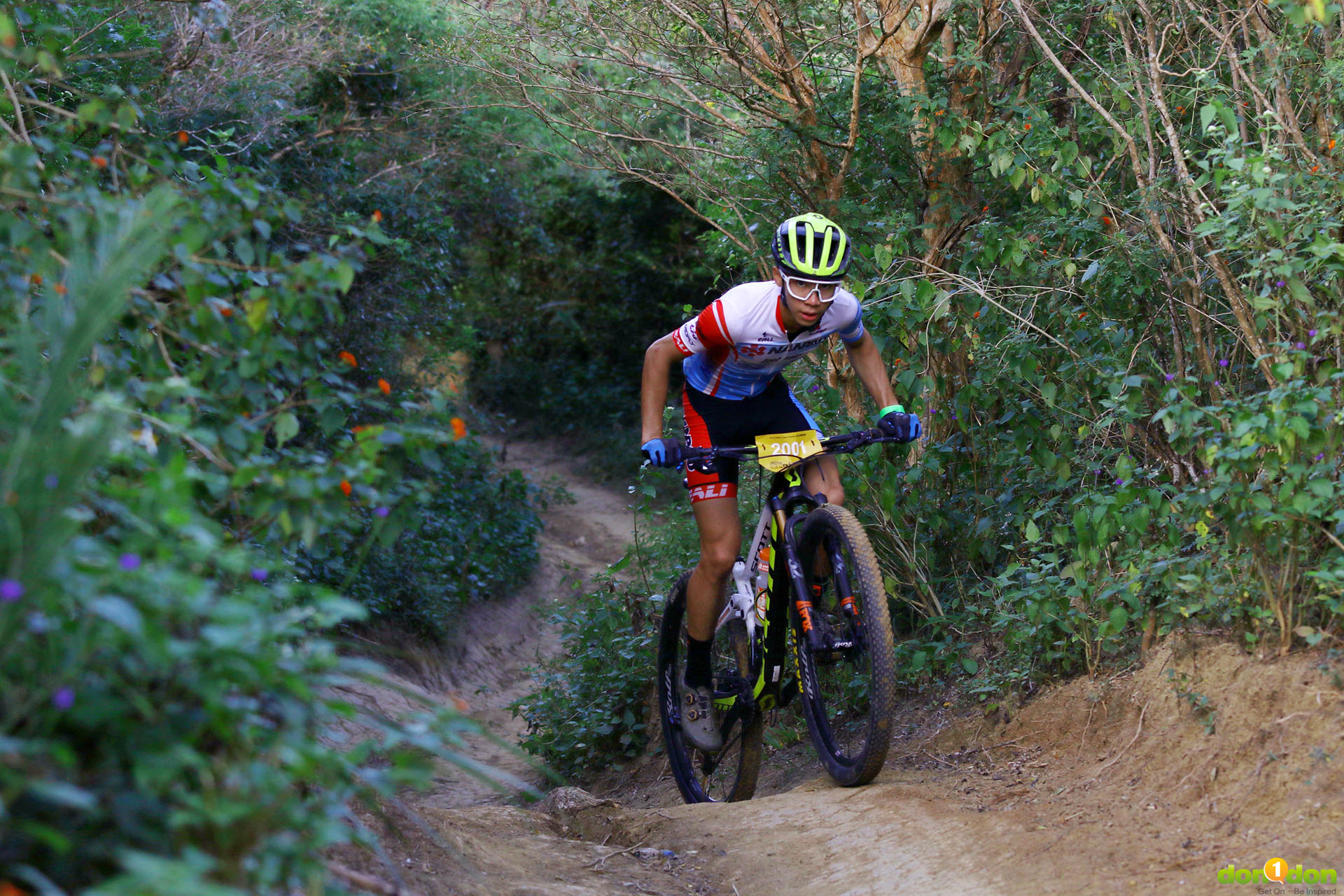 Cross Country 越野登山車賽事，又稱為 XC 越野登山車