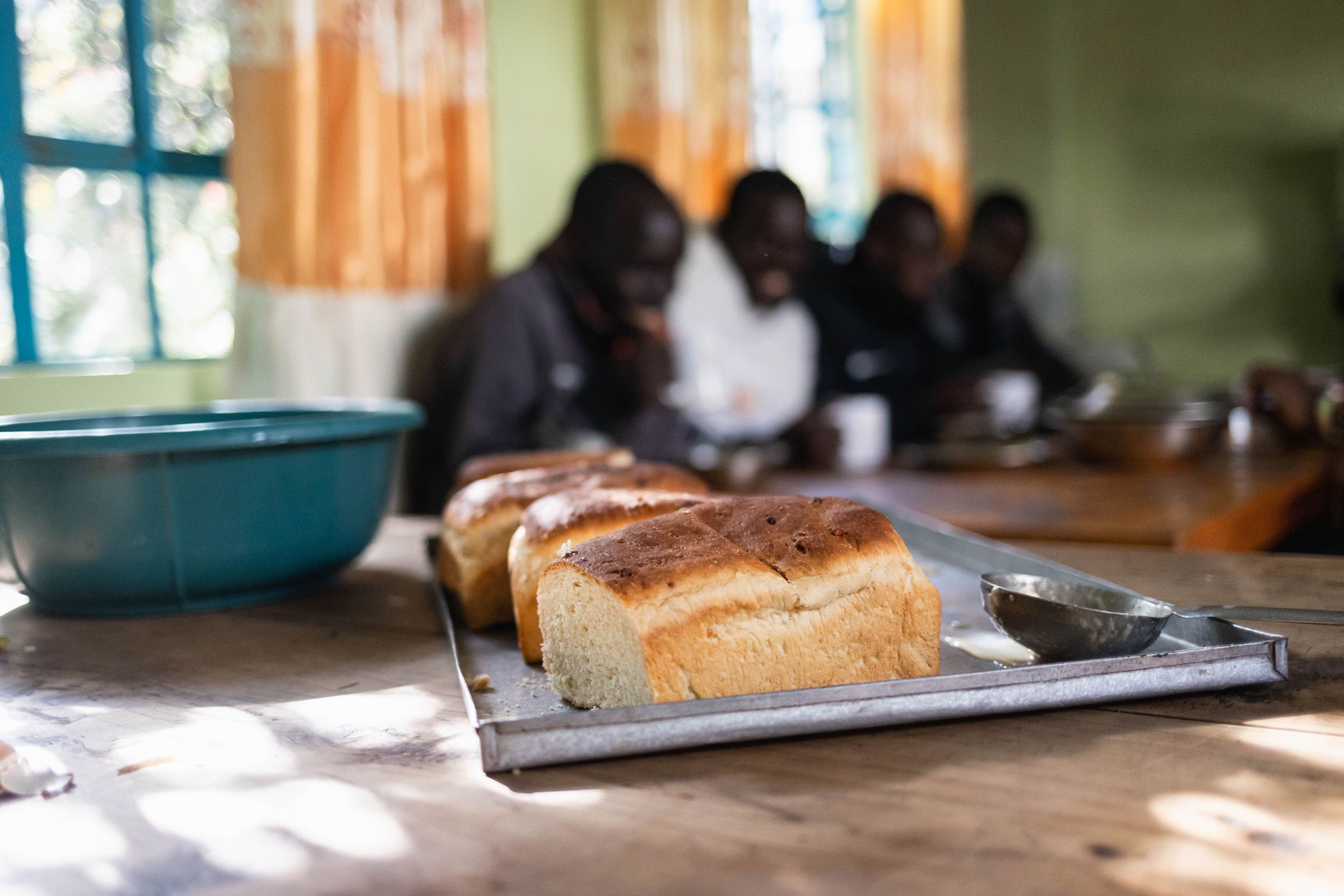 Athletes' mealtime at the Kaptagat Training Camp (© Dan Vernon / NN Running Team)