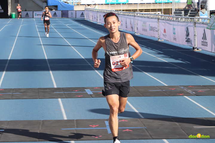 邱偉宏以 2:47:36 拿下第 71 名