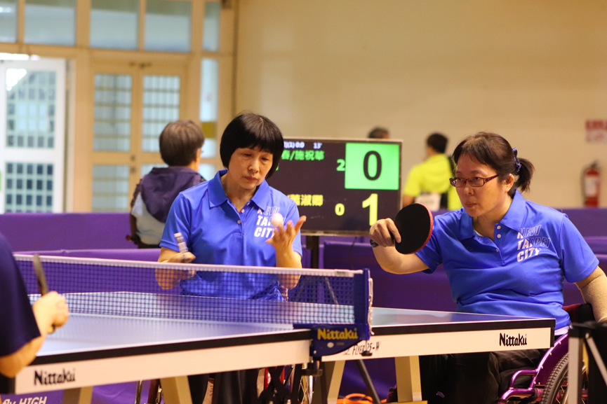 桌球女子團體TF4-5級 盧碧春與搭檔施祝華 (圖/ 黃毓升 攝)