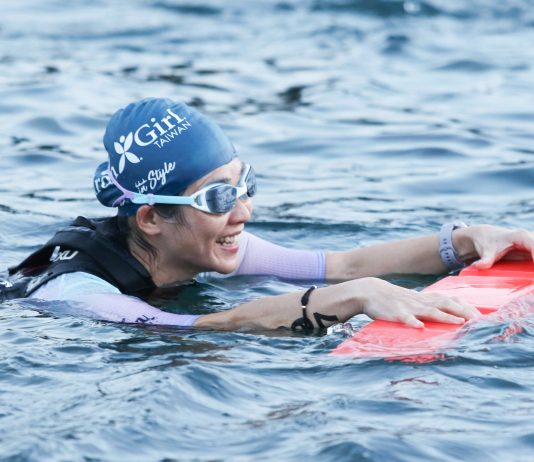 你的初鐵從游泳開始 該下水了啦