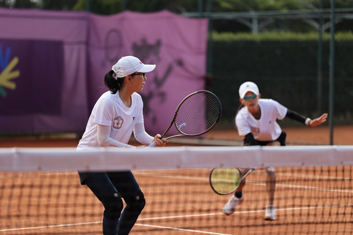 聽奧網球林家文（圖右）、何秋美（圖左）選手拿下女雙二連霸