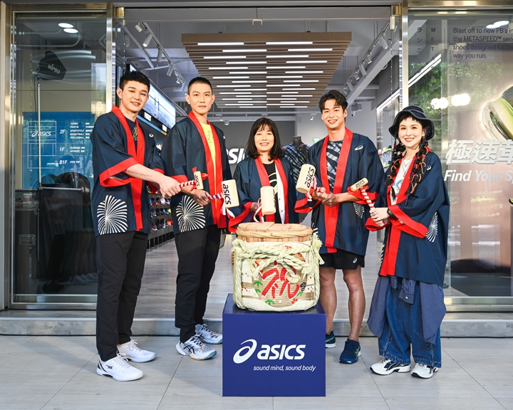 ASICS台北旗艦店開幕齊聚品牌形象大使林敬倫、魏如昀與Team ASICS陳建禎、盧峻翔一同為旗艦店開幕喝采