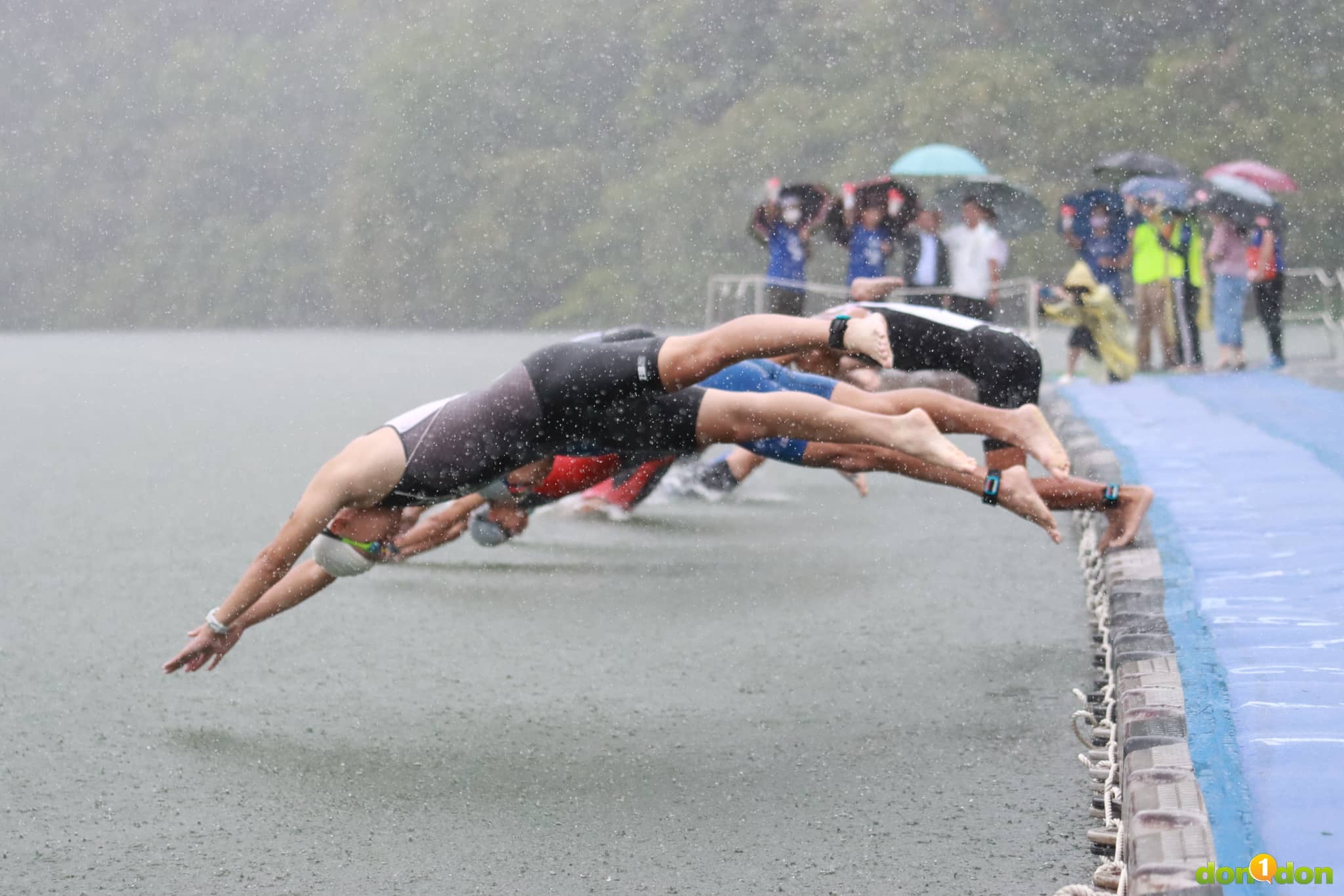 2022梅花湖，共10位菁英男子組跳水
