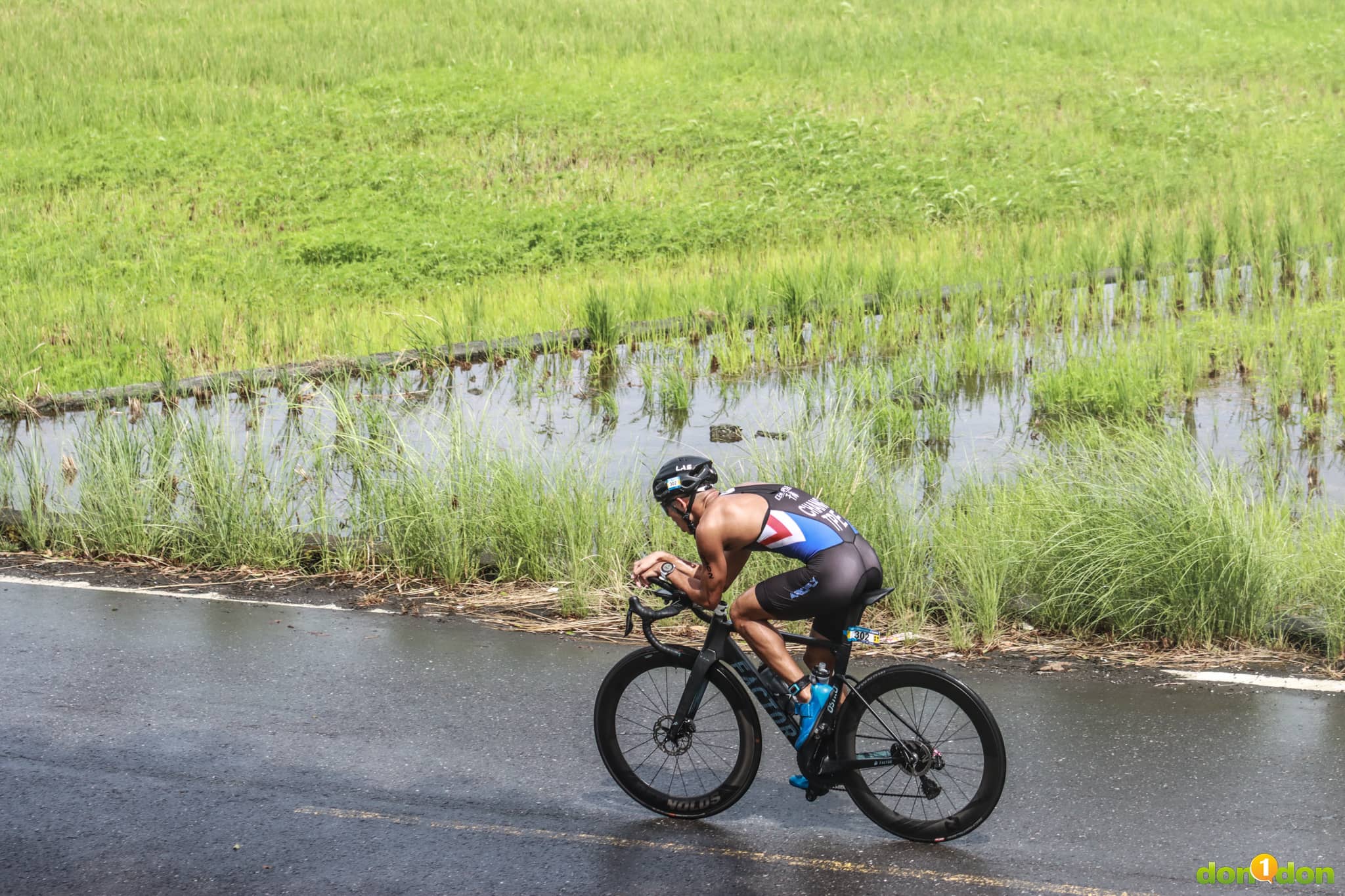 上了自行車項目雨勢漸小，太陽露臉，但風勢仍然相當混亂